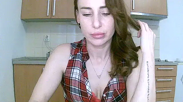 GlarysLoveressSx online show from April 18, 12:29 pm