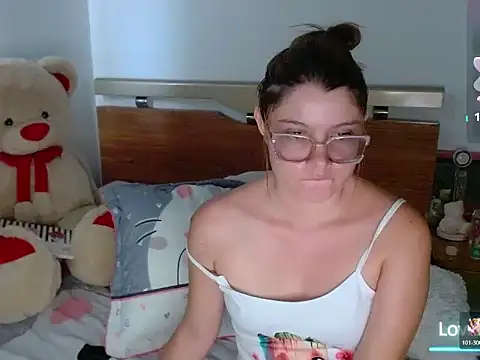 honey-blossom online show from March 23, 2:39 pm