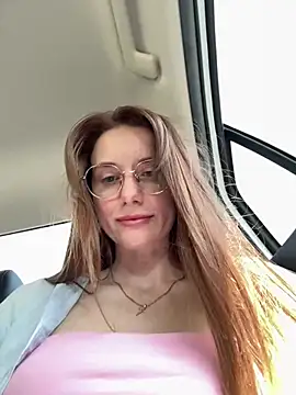 Snapshot of FReyja_44 chatting on June 3, 8:59 am FReyja 44 online show from June 3, 8:59 am