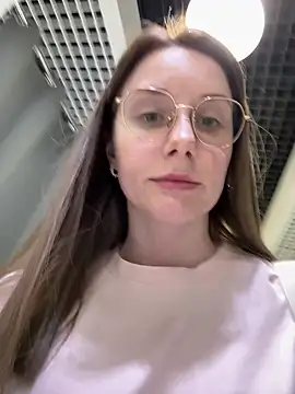Snapshot of FReyja_44 chatting on July 3, 8:43 am FReyja 44 online show from July 3, 8:43 am