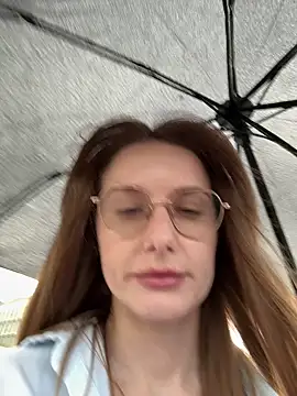 Snapshot of FReyja_44 chatting on June 9, 9:21 am FReyja 44 online show from June 9, 9:21 am