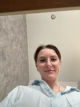 FReyja 44 online show from April 9, 7:47 am