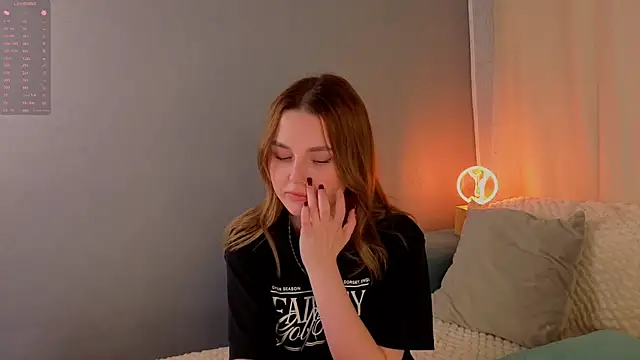 LorriMonz online show from June 16, 1:49 am