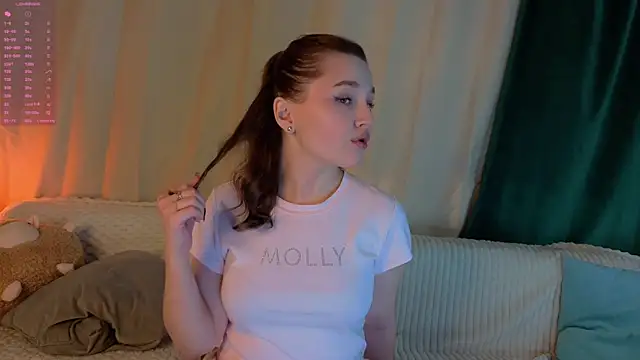 LorriMonz online show from June 1, 1:39 am