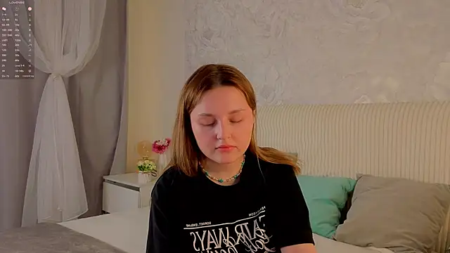 LorriMonz online show from June 25, 1:58 am