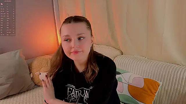 LorriMonz online show from June 12, 1:47 am
