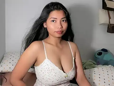 Snapshot of zafarina_18 chatting on May 22, 3:04 am zafarina 18 online show from May 22, 3:04 am