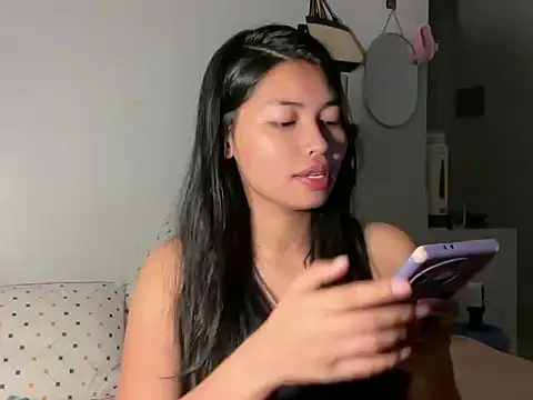 Snapshot of zafarina_18 chatting on June 2, 4:29 pm zafarina 18 online show from June 2, 4:29 pm
