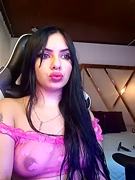 Snapshot of Astra_Glow chatting on April 18, 1:24 pm Astra Glow online show from April 18, 1:24 pm