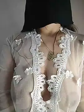 Snapshot of Yasmin_Oh chatting on June 15, 9:47 pm Yasmin Oh online show from June 15, 9:47 pm