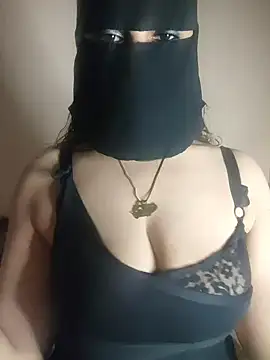 Snapshot of Yasmin_Oh chatting on June 22, 9:01 pm Yasmin Oh online show from June 22, 9:01 pm
