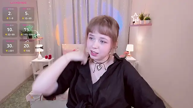 LeonaHicks online show from March 28, 6:03 am