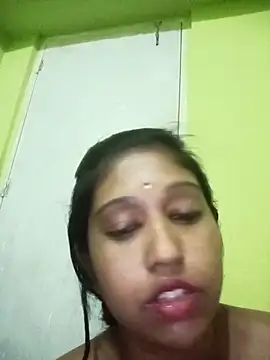 bannerjeesneha20 online show from May 18, 6:45 pm