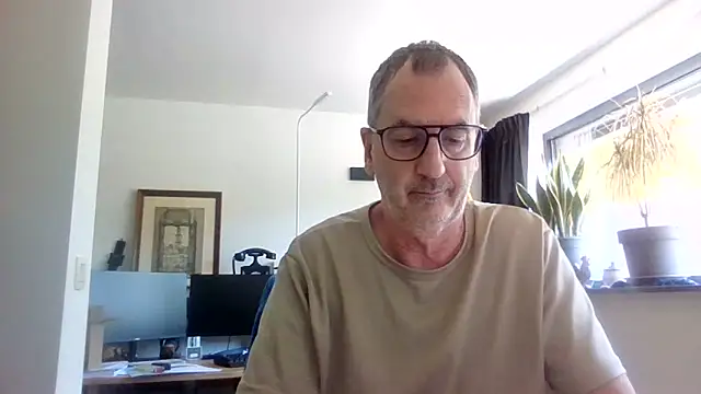 Snapshot of HotLucas66 chatting on June 18, 10:31 am HotLucas66 online show from June 18, 10:31 am