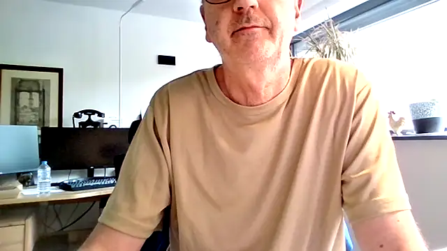 Snapshot of HotLucas66 chatting on May 6, 12:42 pm HotLucas66 online show from May 6, 12:42 pm