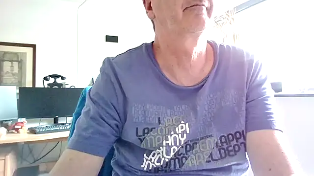 Snapshot of HotLucas66 chatting on April 13, 1:26 pm HotLucas66 online show from April 13, 1:26 pm