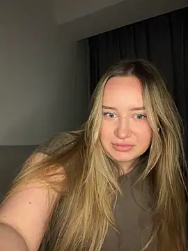 Mia Lena online show from March 24, 7:25 pm