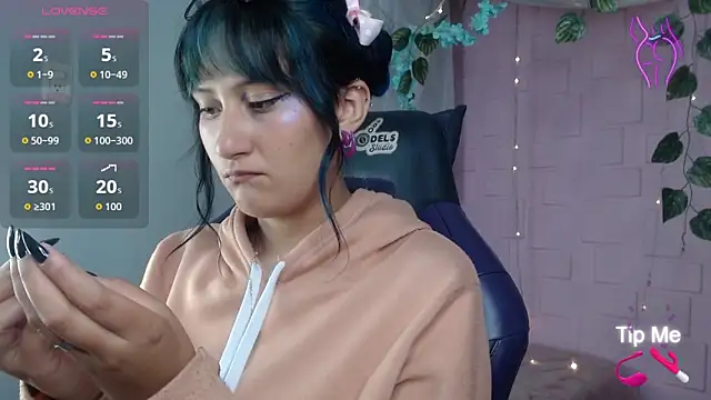 eyes moonn online show from April 30, 12:23 pm