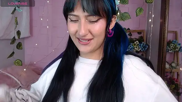eyes moonn online show from April 28, 12:09 pm
