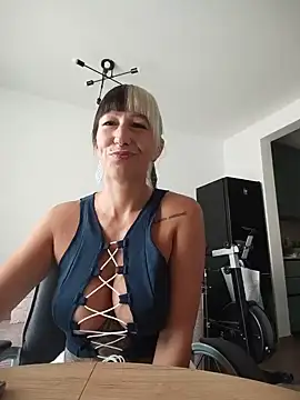 Snapshot of kendra_peach chatting on June 30, 8:58 am kendra peach online show from June 30, 8:58 am