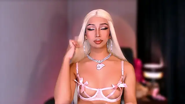 xEllaineCumsLotx online show from May 13, 2:51 am