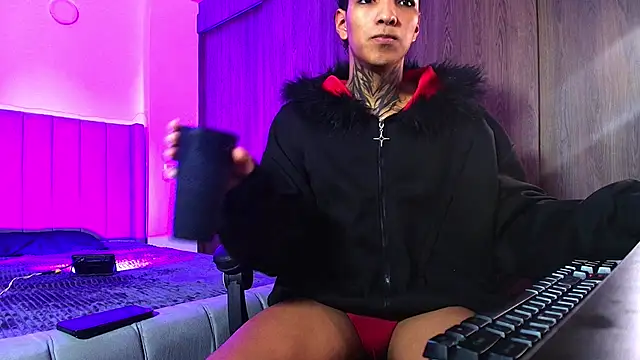 im Usuga online show from May 2, 2:28 am