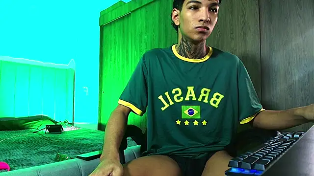 im Usuga online show from May 19, 11:06 am