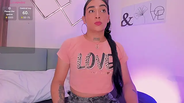 Skarlet Ruiz  online show from April 7, 7:04 pm