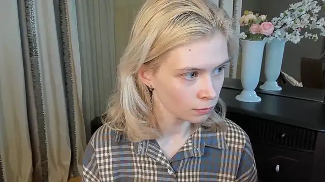 CarleySuski online show from March 24, 6:35 am