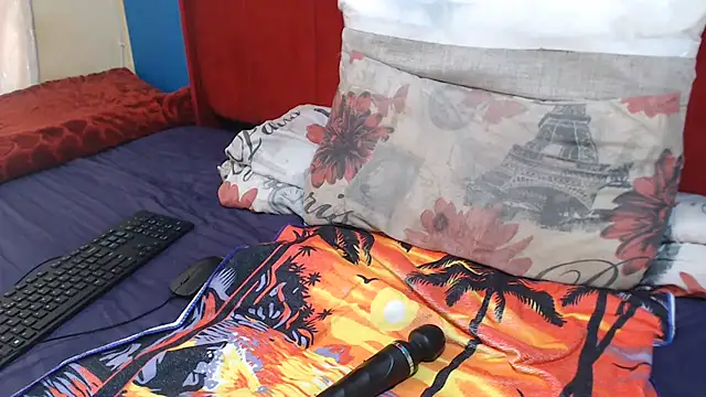 DarkBeautyX online show from July 18, 1:20 pm
