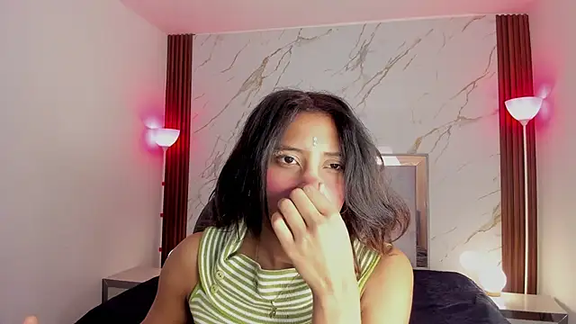 EsperanzaMora online show from May 9, 12:41 pm