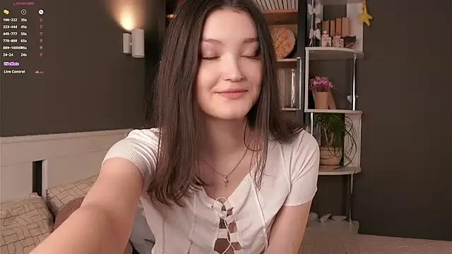 GussieGoold online show from April 14, 11:37 am