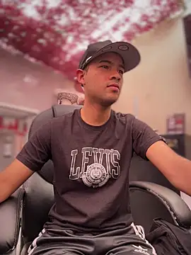 Zhang Weii online show from March 24, 4:29 pm