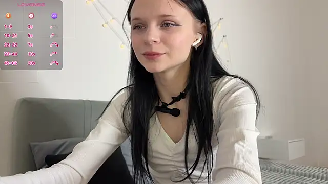 meowchaa online show from April 21, 5:30 pm