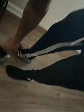 Thirdlegsuave online show from March 23, 10:09 pm