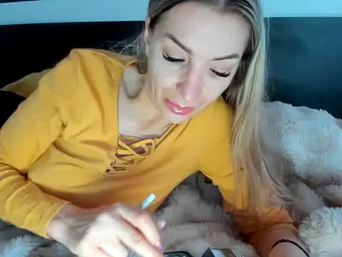 CyraVelvet14 online show from March 25, 12:59 pm