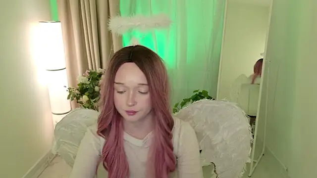 Flora Ray online show from April 3, 1:28 pm