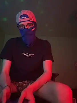 le-couple-en-chaleur  online show from March 24, 10:10 pm