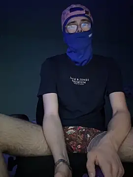 le-couple-en-chaleur  online show from March 23, 9:36 pm