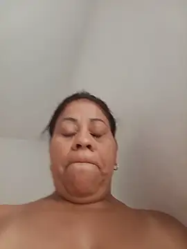 Veronica missbigg online show from May 23, 2:49 pm
