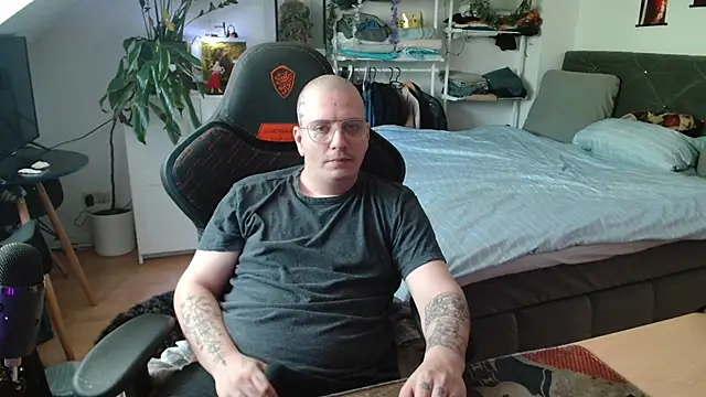 Oderwattboy online show from May 24, 8:25 am