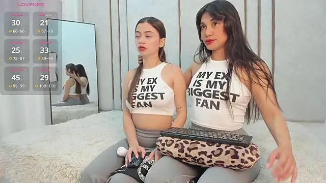 twodesiresary online show from April 22, 1:29 pm