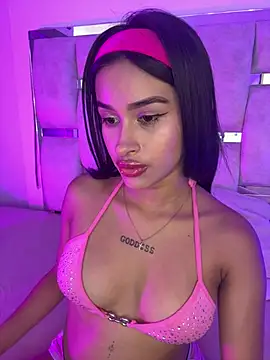 Snapshot of Lizzy_Bonnie chatting on May 17, 6:52 pm Lizzy Bonnie online show from May 17, 6:52 pm