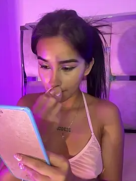 Snapshot of Lizzy_Bonnie chatting on May 19, 11:56 pm Lizzy Bonnie online show from May 19, 11:56 pm