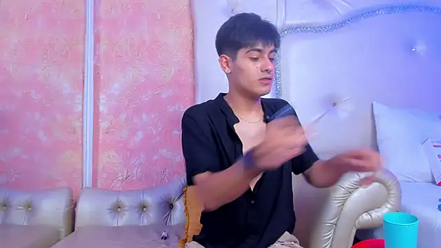 TylerCruz   online show from May 14, 10:29 pm
