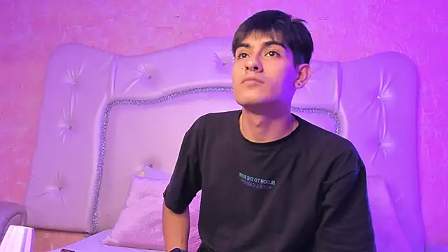 TylerCruz   online show from April 11, 3:58 am