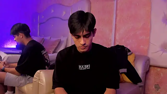 TylerCruz   online show from April 15, 5:13 am