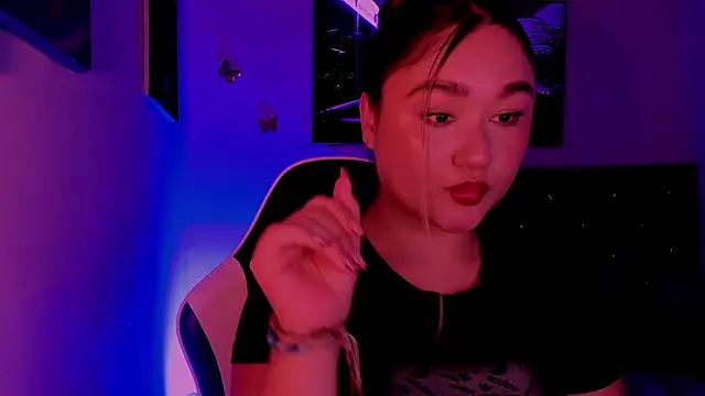 Soouuf  online show from May 3, 2:27 am