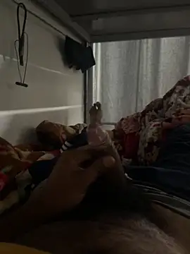 Snapshot of devlove352 chatting on March 26, 6:11 am devlove352 online show from March 26, 6:11 am