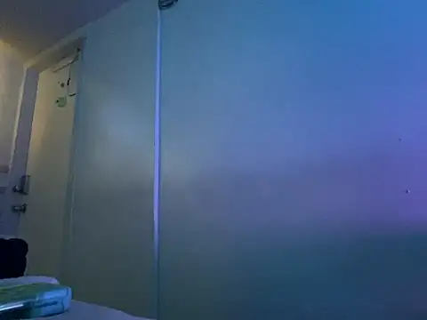 Snapshot of hpcouplee420 chatting on June 11, 7:27 am hpcouplee420 online show from June 11, 7:27 am